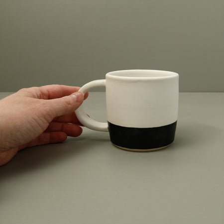 Handmade Espresso Mug / White/Black Foot