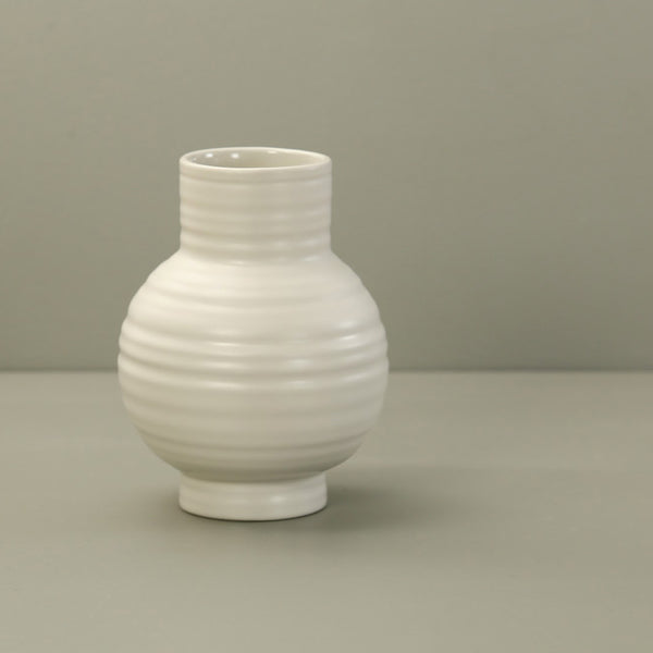 Hawkins Vase / Small / Bone