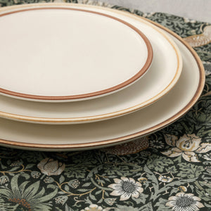 Hermit Dinner Plate / Ivory