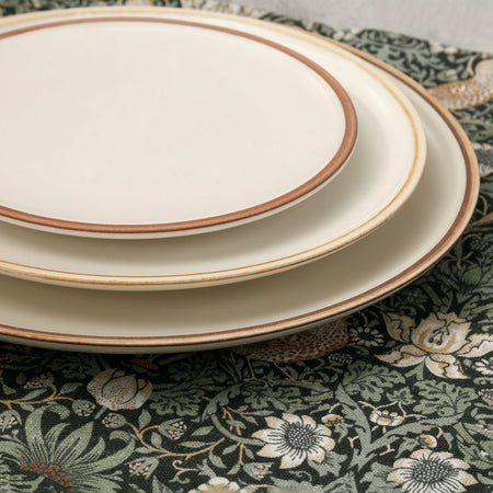 Hermit Salad Plate / Ivory