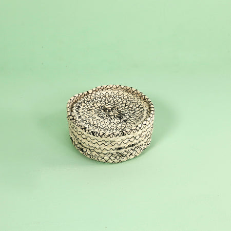 Jute 8pc Coaster Set w/ Holder
