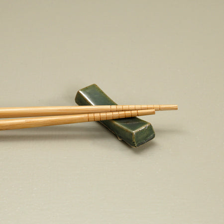 Kiriban Chopstick Rest / Oribe