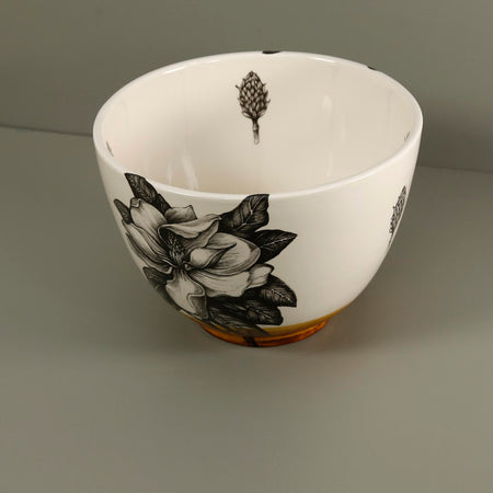 Laura Zindel Large Deep Bowl / Magnolia