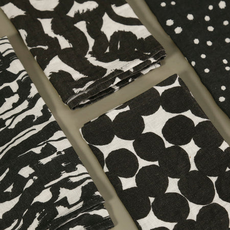 Leila Simon Hayes 4pc Napkin Set / Black & White Mix