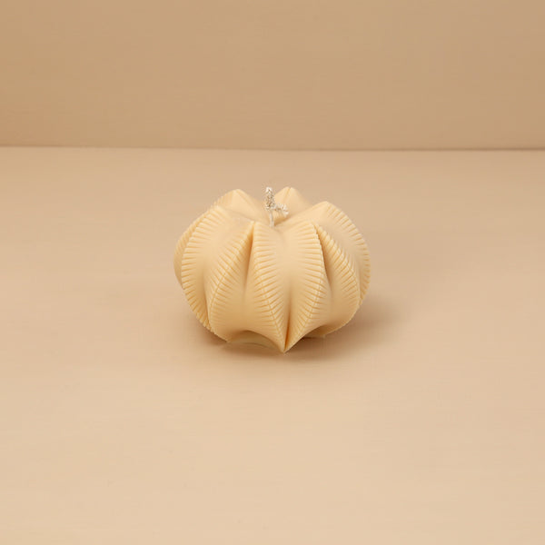 Ribbed Hexagon Candle / Mellow