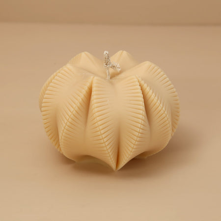 Ribbed Hexagon Candle / Mellow