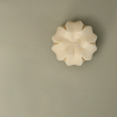 Ribbed Hexagon Candle / Cream