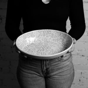 Medium Nested Oval Bowl / Black / Aspen