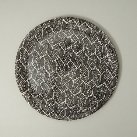 Terrafirma Charger Plate / Black / Foliage
