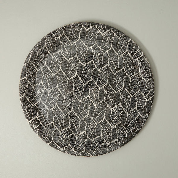 Terrafirma Charger Plate / Black / Foliage