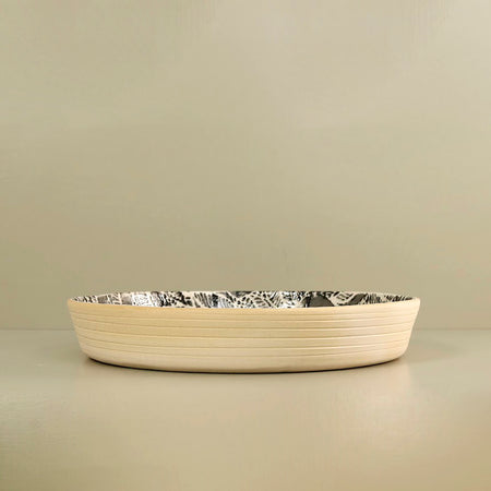 Terrafirma Large Round Cocktail Platter / Tahiti / Black