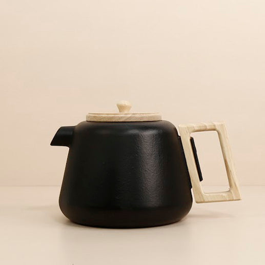 Viggo Cast Iron Teapot / Black