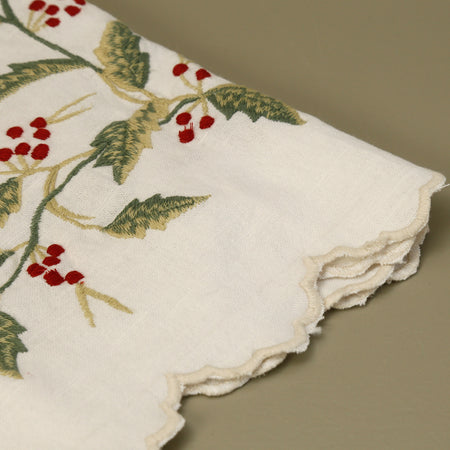 Winterberry Embroidered Tablecloth / Ecru
