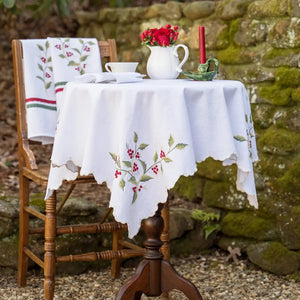 Winterberry Embroidered Tablecloth / Ecru