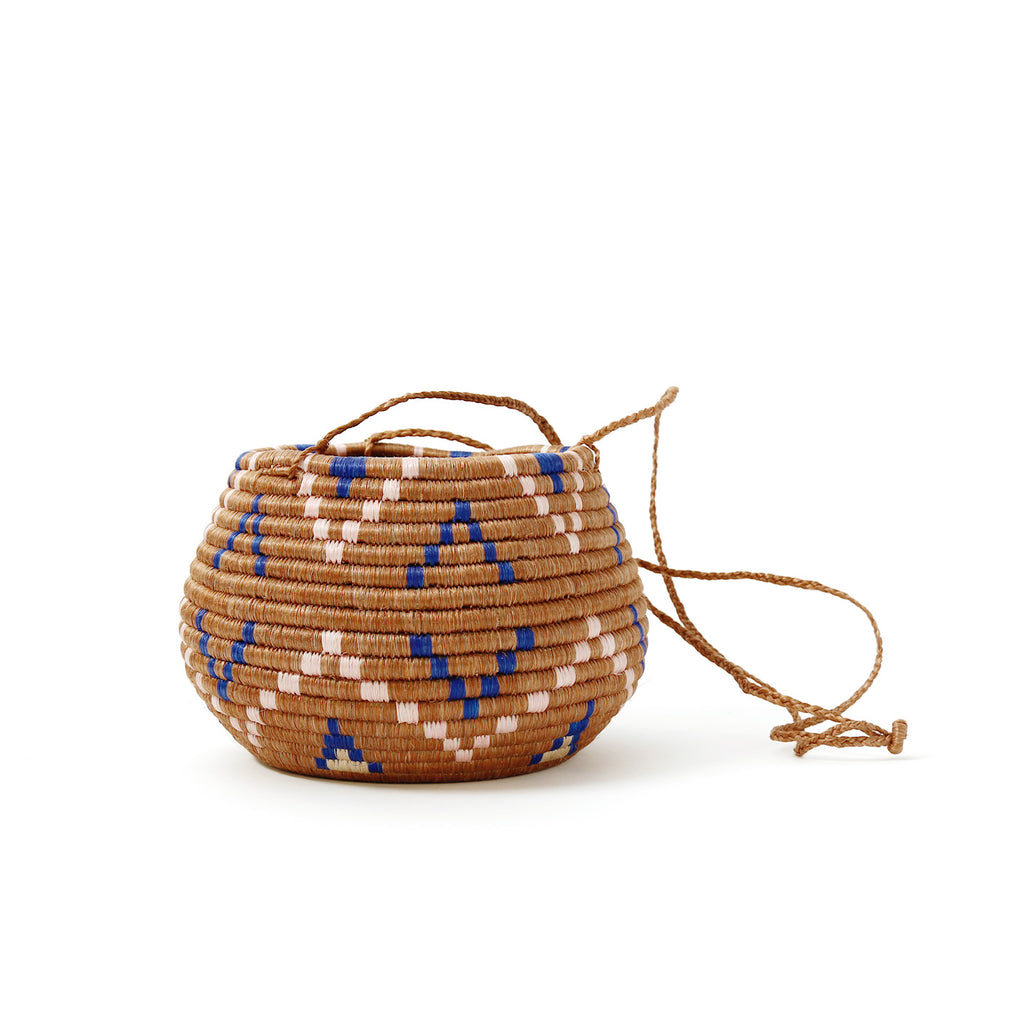 Woven Sweetgrass Hanging Planter / Moanda