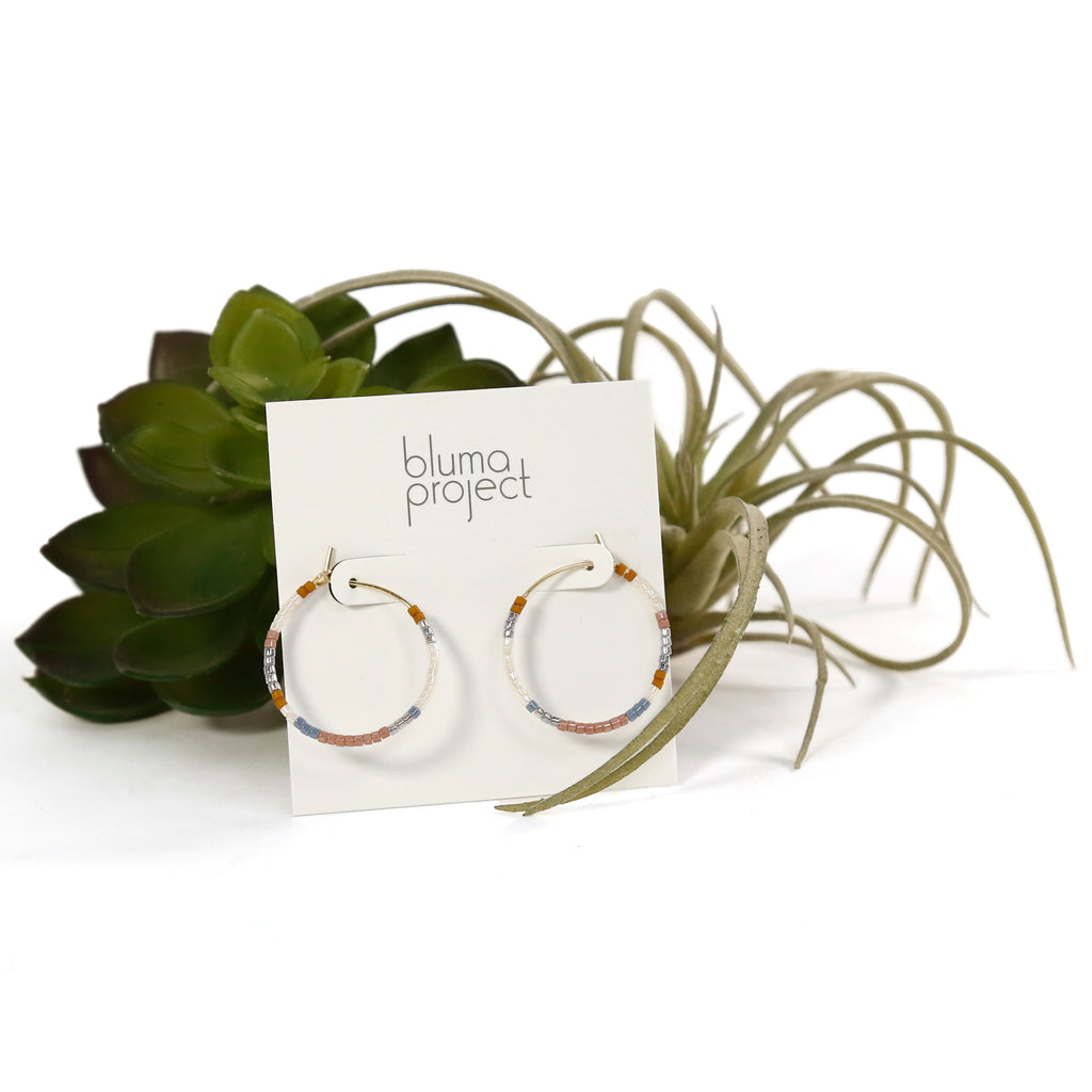 Beauty Hoop Earrings / Small / Neutral
