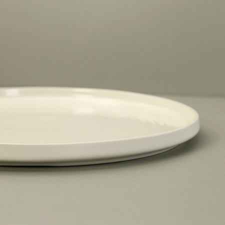 Essential Round Serving Platter / Bone