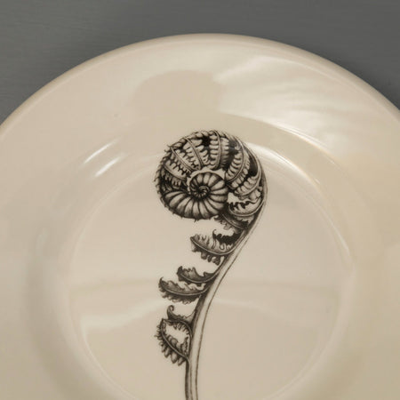 Laura Zindel Bistro Plate / Coiled Wood Fern