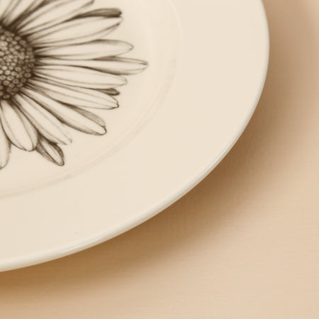Laura Zindel Dinner Plate / Daisy