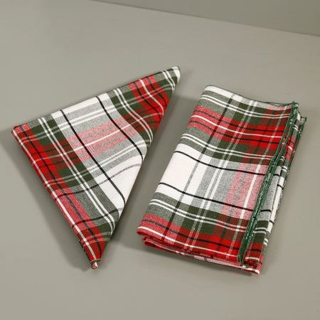 Holiday Plaid Cotton Napkins / Set of Four