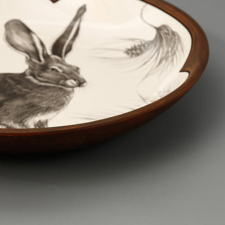 Laura Zindel Small Round Platter / Sitting Hare