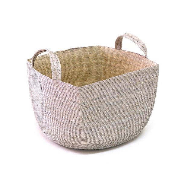 Makaua Palm Leaf Revistero Basket / Arena
