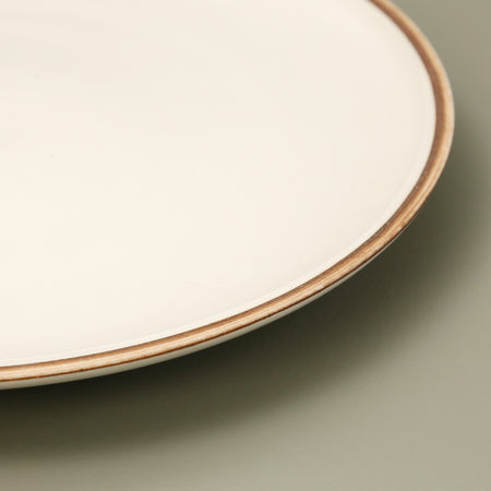 Hermit Dinner Plate / Ivory