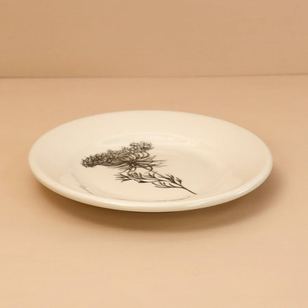 Laura Zindel Bistro Plate / Queen Anne's Lace