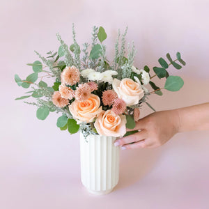 Monroe Vase / Vintage White