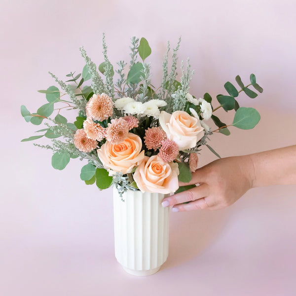 Monroe Vase / Vintage White