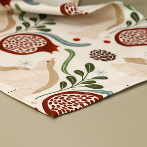 Winter Berry Runner / 13.5" x 73"