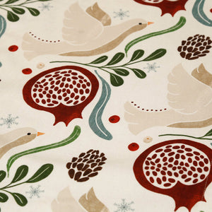 Winter Berry Runner / 13.5" x 73"