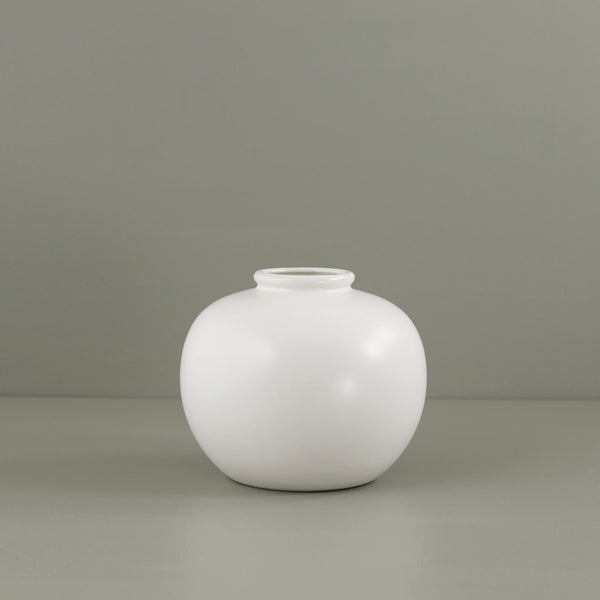 Jade Ring Vase / White