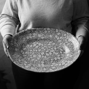 Terrafirma Banquet Oval Platter / Paisley / Bordeaux