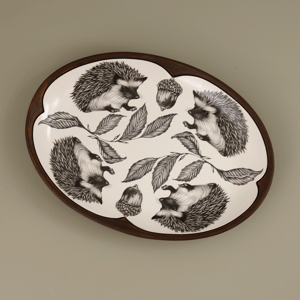 Laura Zindel Small Oval Platter / Hedgehog