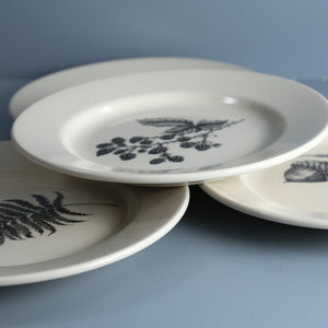Laura Zindel Dinner Plate / Wood Fern